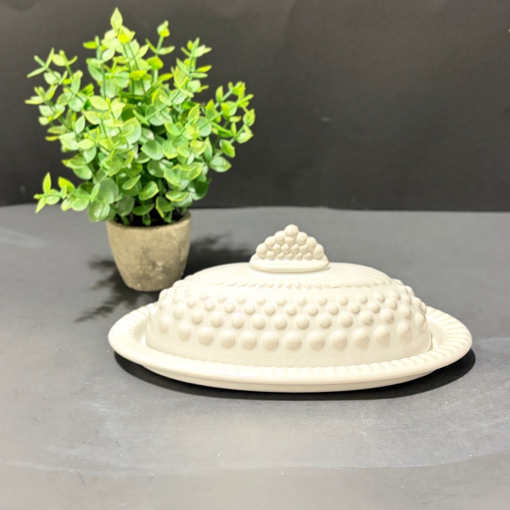 Vtg White Ceramic Hobnail Butter Dish with Lid Oval Farmhouse Serving Tray